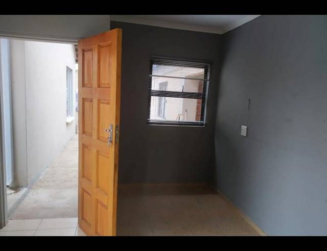 0 BEDROOM PROPERTY TO RENT IN PROTEA GLEN
